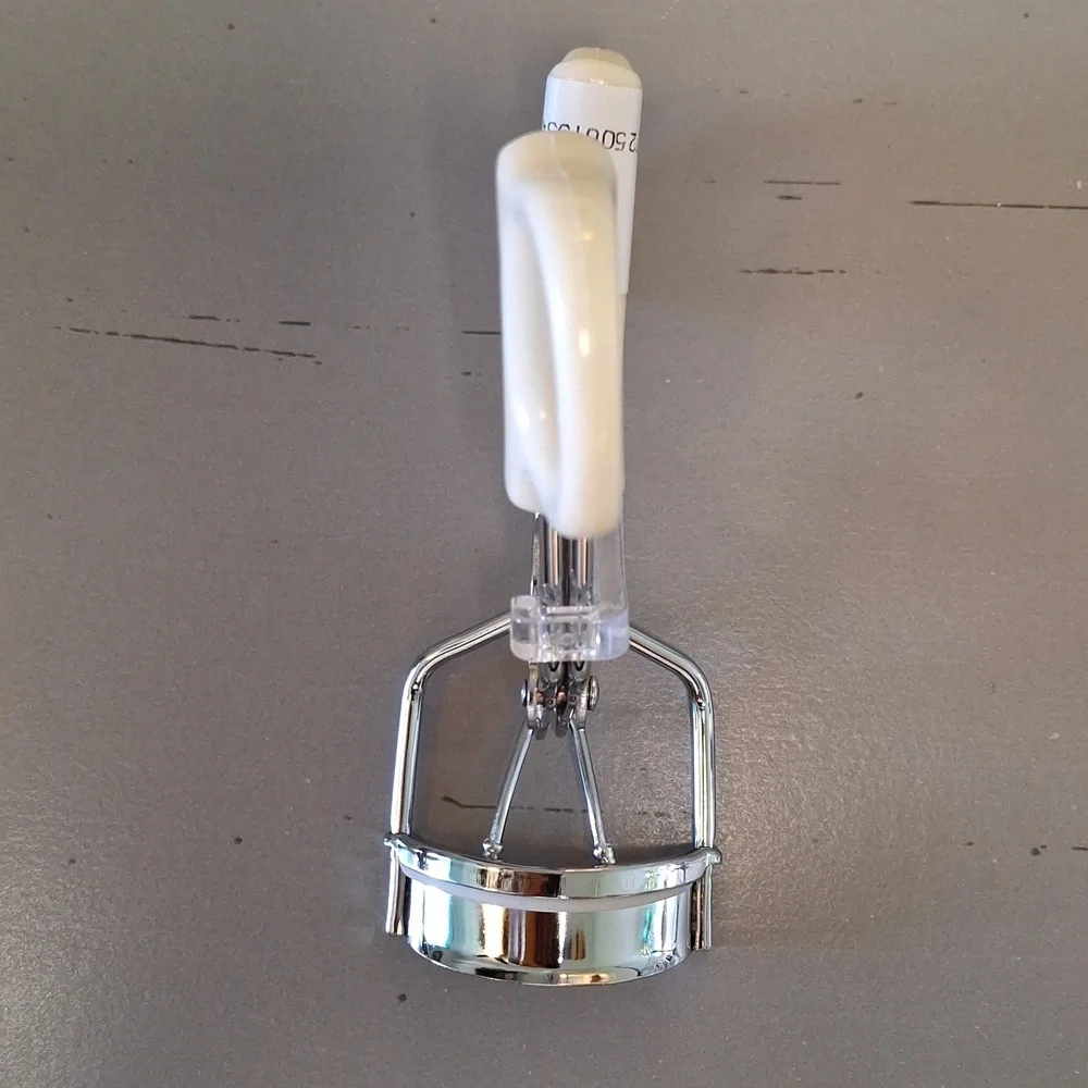 Eyelash Curler